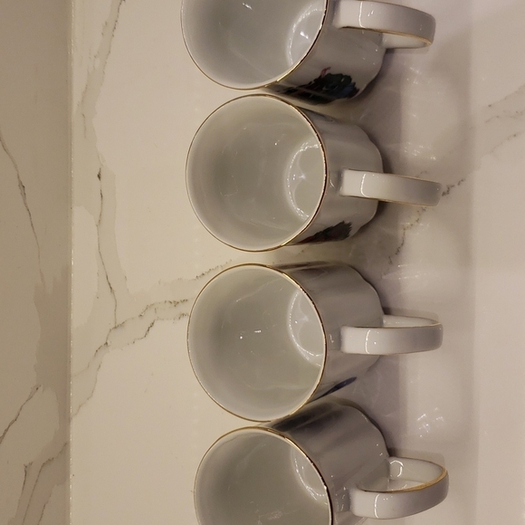 set of 4 Porcelain Christmas mugs gold trim wreath snowman santa clause chr - Picture 8 of 10